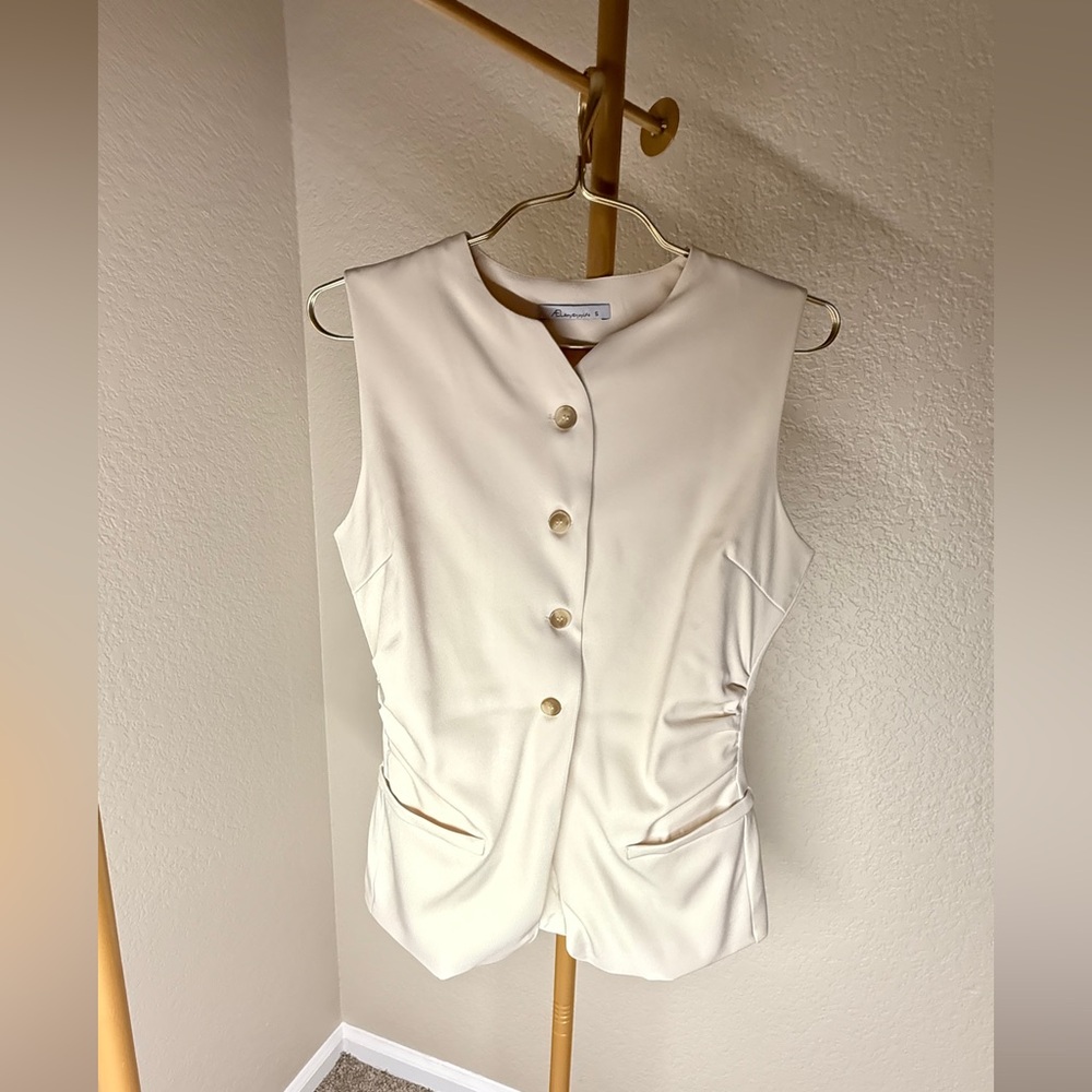 Cream Button-Up Sleeveless Blouse
